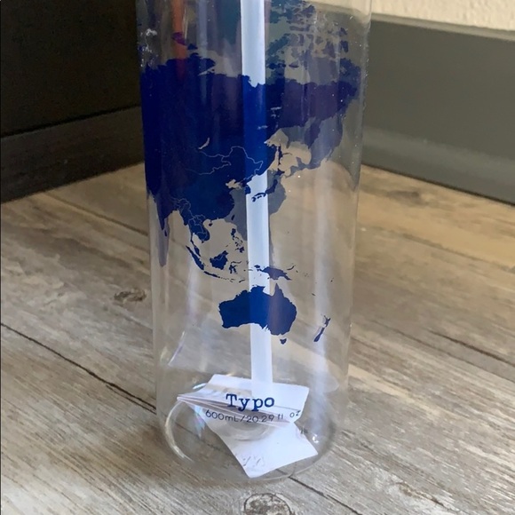 Typo The Refresher Drink World Map Water Bottle With Straw - Picture 3 of 8